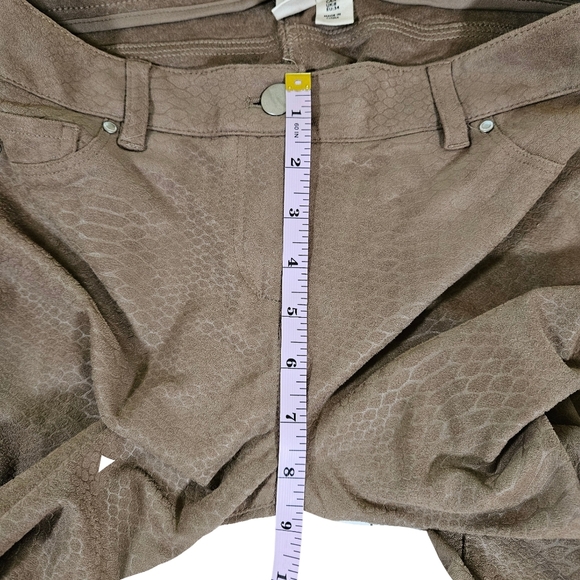 Artisan NY Snakeskin Print Mocha Skinny Leg Pants, Size 4 - Picture 10 of 10